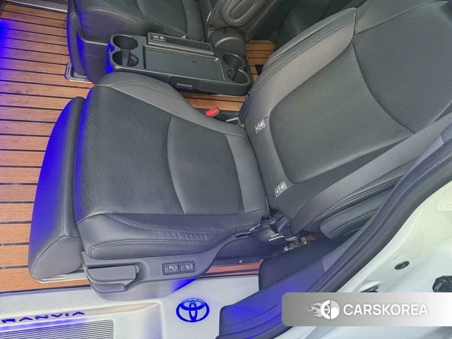 Toyota Grevia id 4259214 из Китая 11