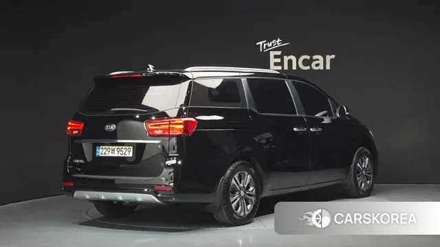 Kia The New Carnival id 3375128 из Кореи 12