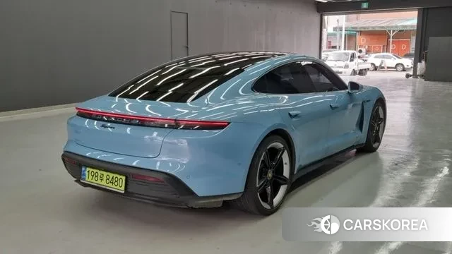 Porsche Taycan id 3191809 из Кореи 9