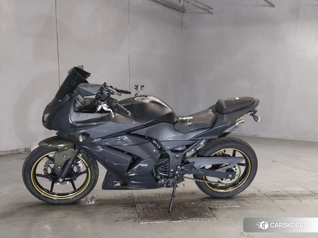 Проданный Kawasaki NINJA 250R 2012 из Японии