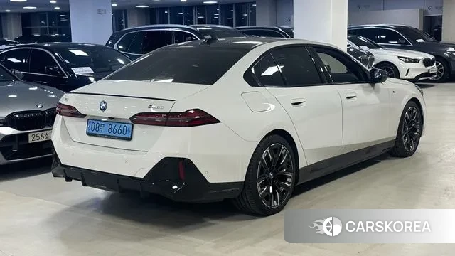 BMW i5 (G60) 2024 Белый из Кореи, фото 2