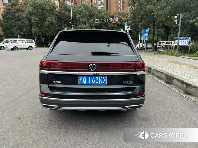 Volkswagen Tourang 2023 Черный из Китая, фото 5