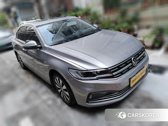 Volkswagen Bora 2021 Желтый из Китая, фото 2