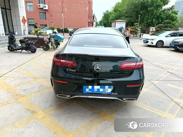 Mercedes-Benz E-class (imported) 2023 Зеленый из Китая, фото 2