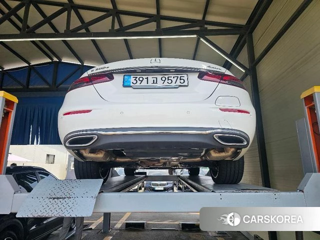 Mercedes-Benz E-Class W213 2023 Белый из Кореи, фото 2
