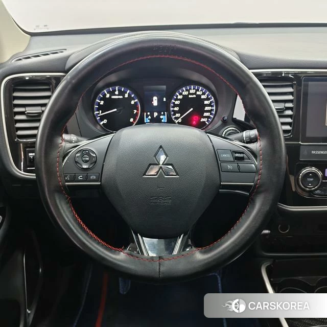 Mitsubishi  Outlander id 4208948 из Китая 9