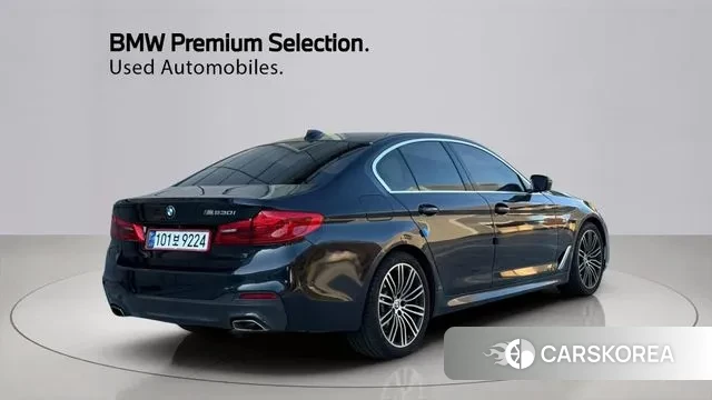 BMW 5 Series (G30) id 3439616 из Кореи 11