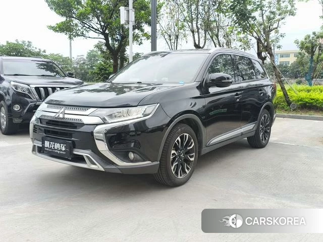 Mitsubishi  Outlander 2019 Черный из Китая, фото 2