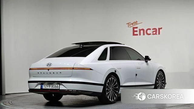 Hyundai Grandeur Hybrid (GN7) id 4408615 из Кореи 12