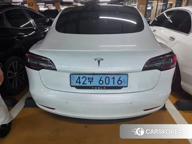 Tesla Model 3 2020 Белый из Кореи, фото 2