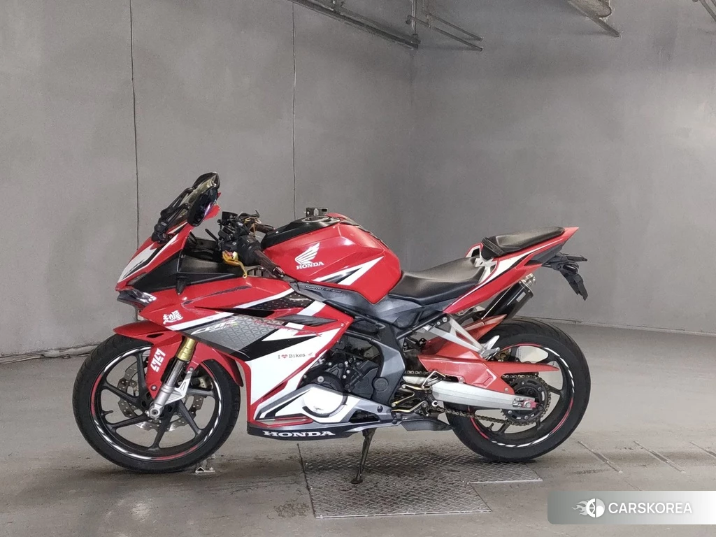 Проданный Honda CBR250RR 2017 из Японии, фото 2