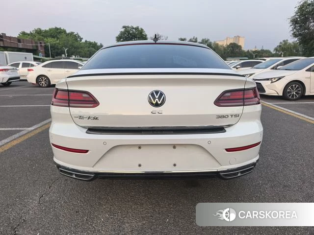 Volkswagen CC 2023 Белый из Китая, фото 2