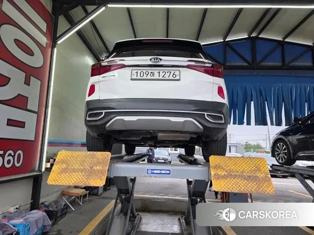 Kia Seltos 2021 Белый из Кореи, фото 2