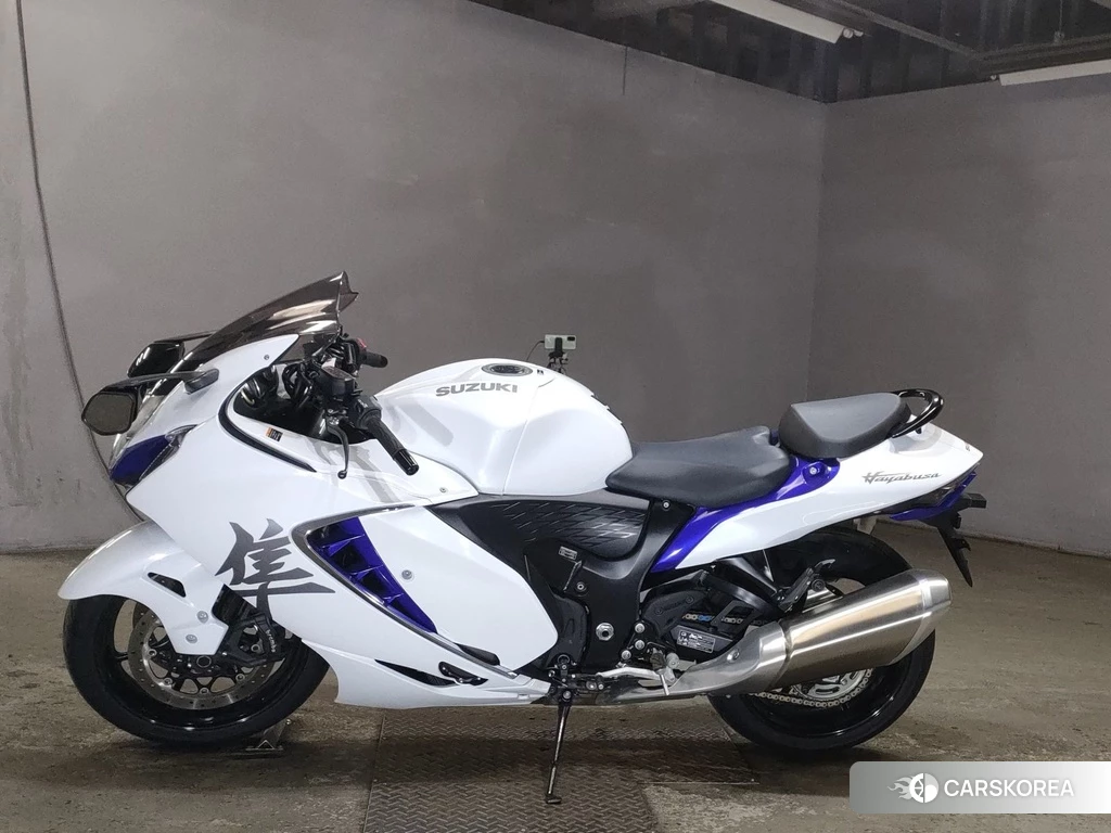 Проданный Suzuki GSX1300R HAYABUSA 2022 из Японии, фото 2