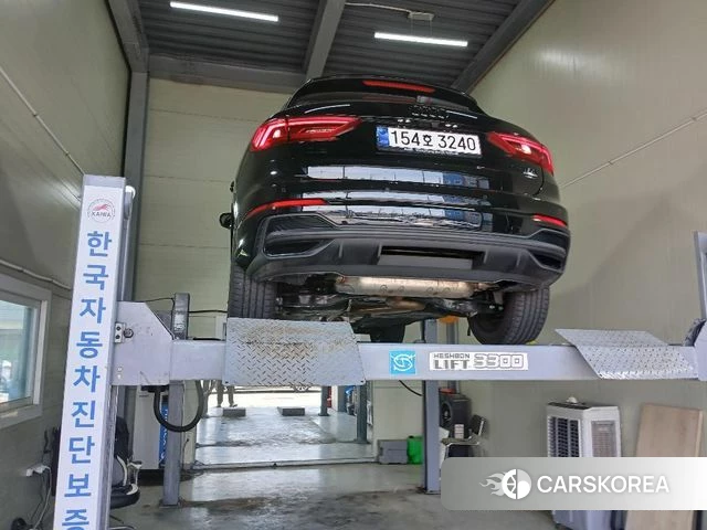 Audi Q3 (F3) 2025 Черный из Кореи, фото 2