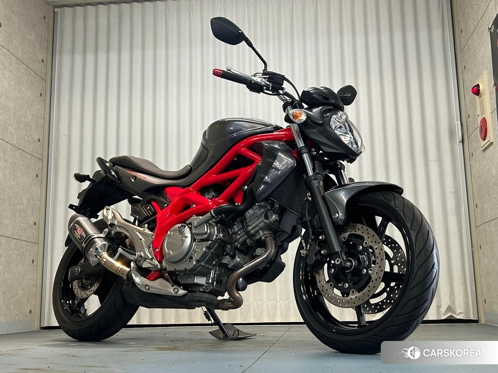 Проданный Suzuki GLADIUS 400 ABS 2013 из Японии, фото 2