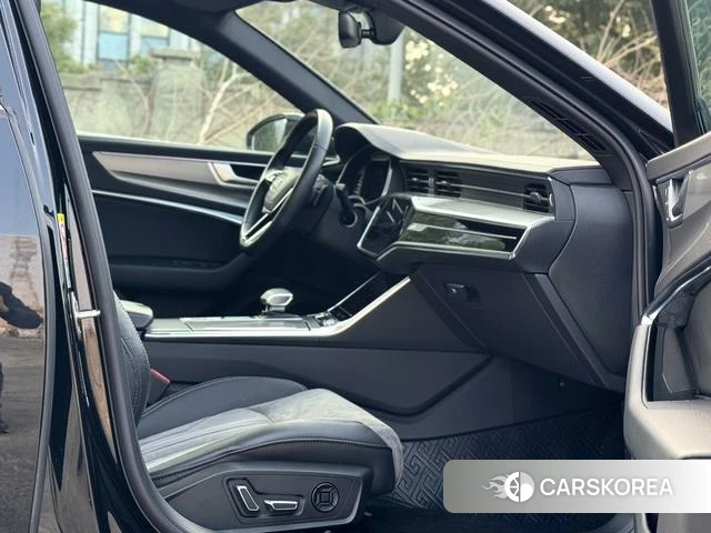 Audi A6L id 4277523 из Китая 9