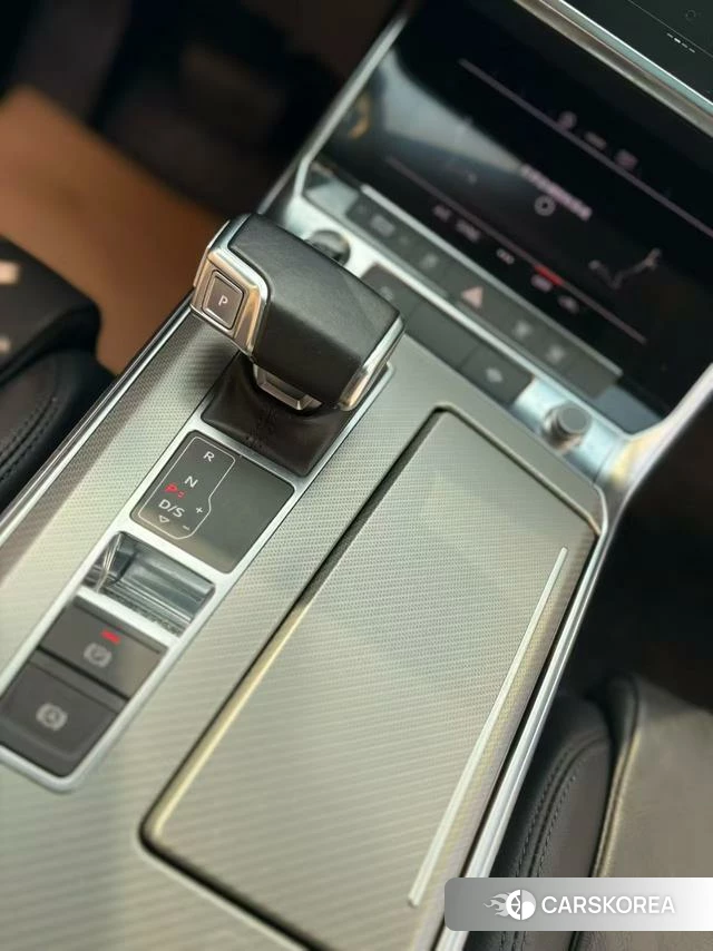 Audi A6L 2021 Черный из Китая, фото 2
