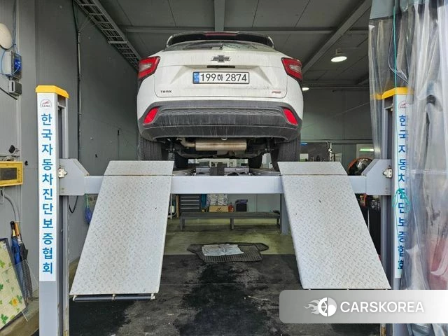 Chevrolet (GM Daewoo) Trax Crossover 2024 Белый из Кореи, фото 2