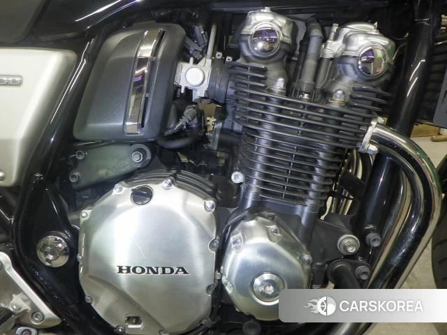 Engine photo