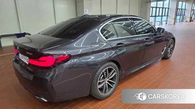 BMW 5 Series (G30) 2023 Серый из Кореи, фото 2