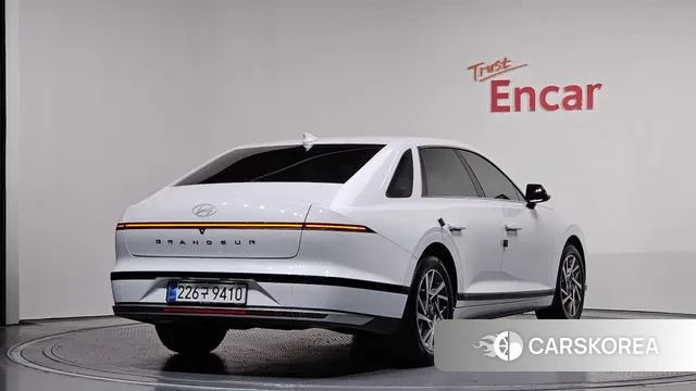 Hyundai Grandeur (GN7) id 3436804 из Кореи 12