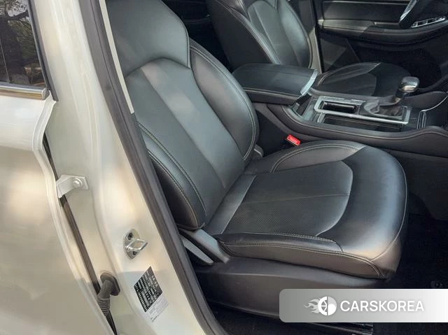 Roewe RX8 2023 Белый из Китая, фото 2
