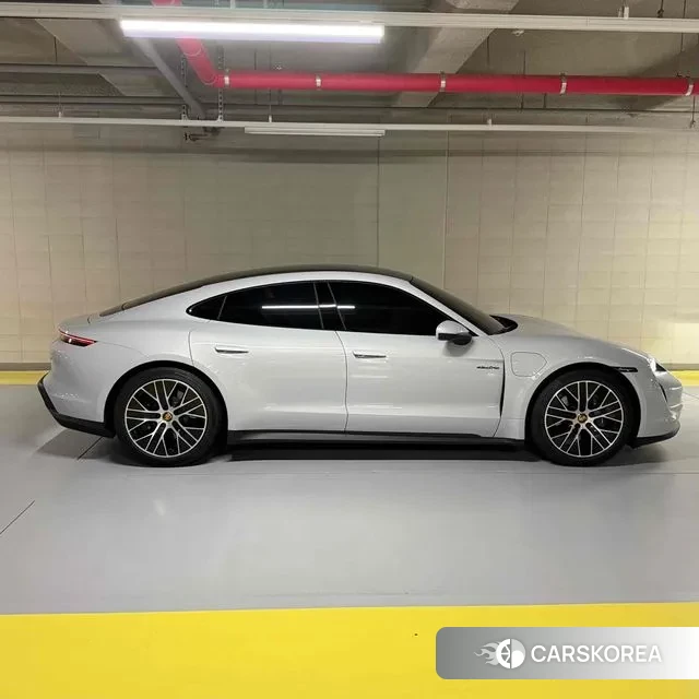 Porsche Taycan 2024 Серебристо-серый из Кореи, фото 6