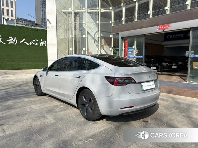 Tesla Model 3 2020 Серебристо-серый из Китая, фото 2