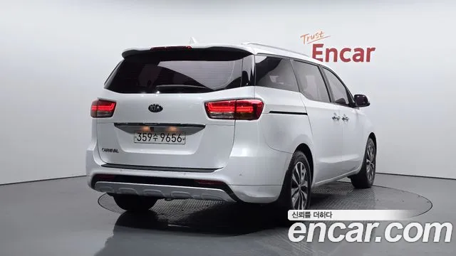 Kia All New Carnival id 2474440 из Кореи 12