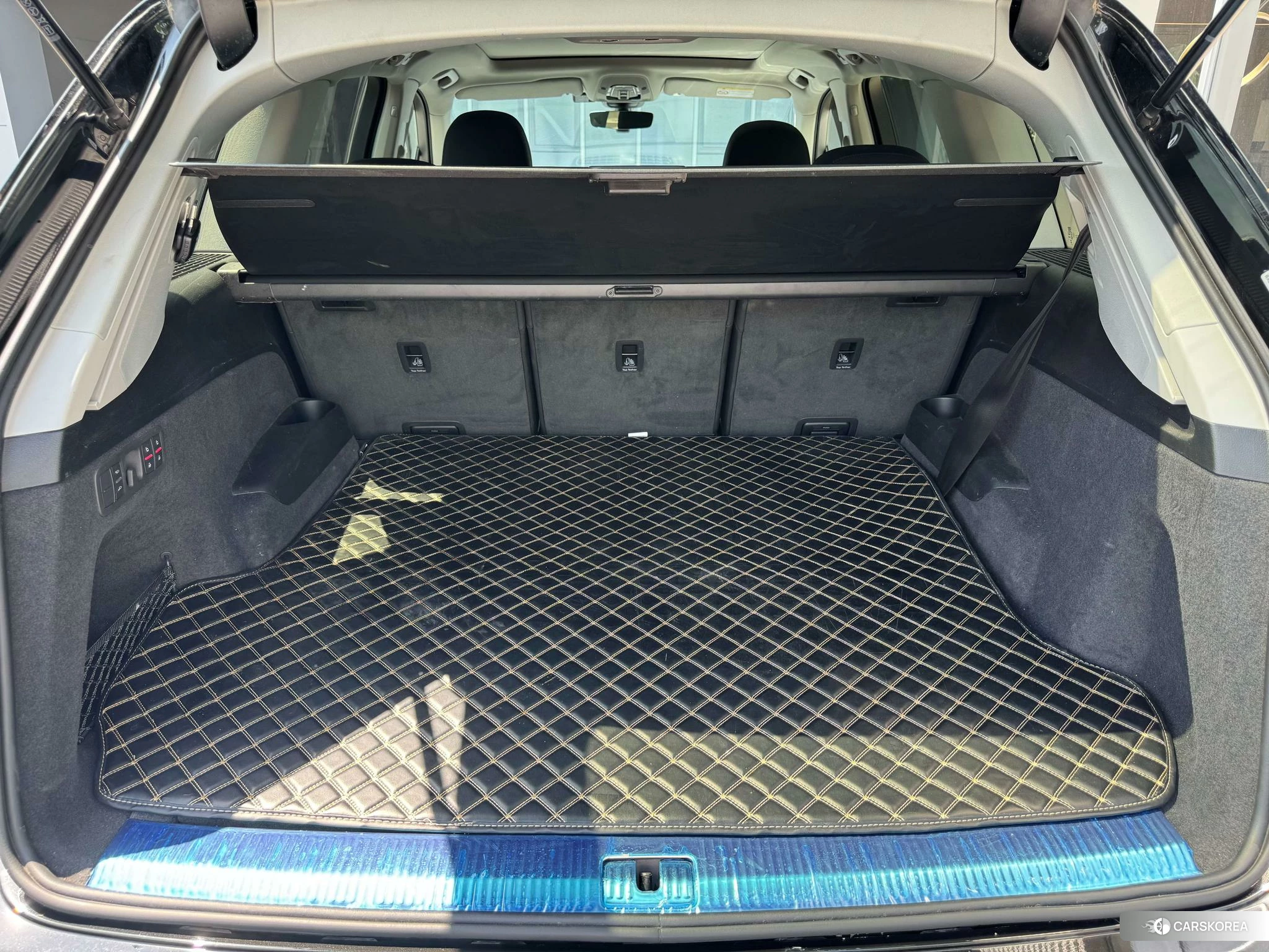 Audi Q7 2022 Черный из Китая, фото 2