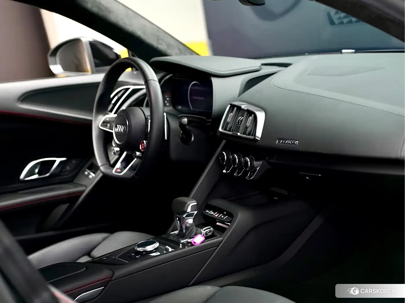 Audi R8 2023 Черный из Китая, фото 6