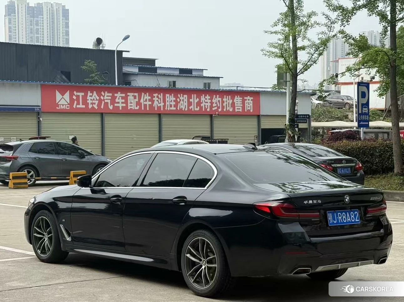 BMW 5 series 2022 Черный из Китая, фото 2
