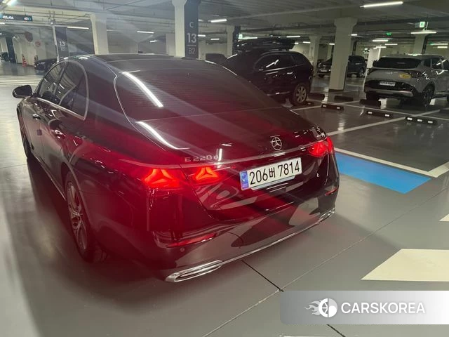 Mercedes-Benz E-Class W214 2024 Черный из Кореи, фото 2