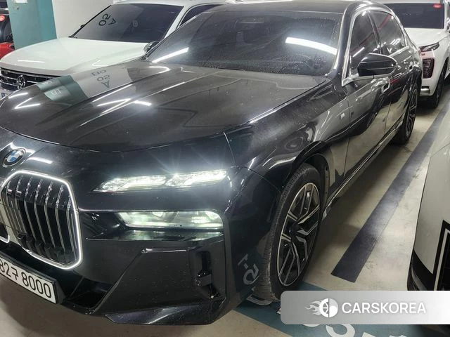 BMW 7 Series (G70) 2023 Черный из Кореи, фото 2