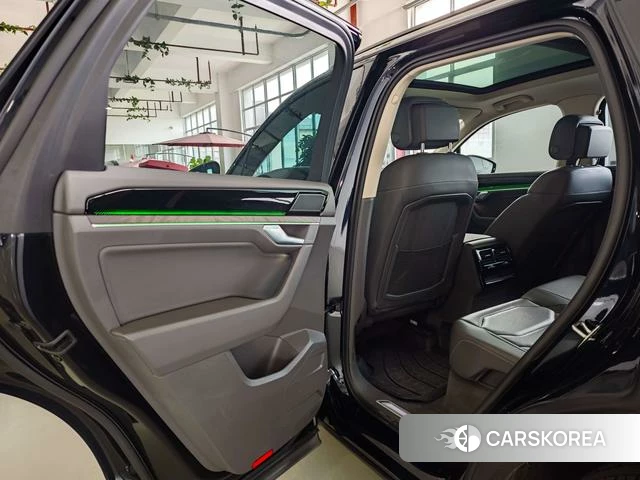 Volkswagen Touareg id 4301167 из Китая 12