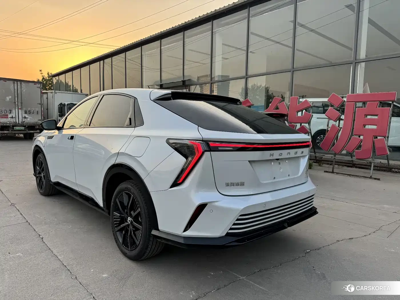 Honda e:NS2 2026 Белый из Китая, фото 2
