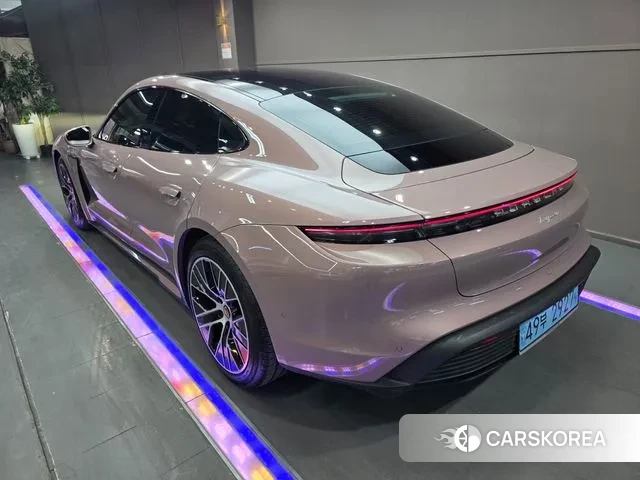 Porsche Taycan id 3654858 из Кореи 12