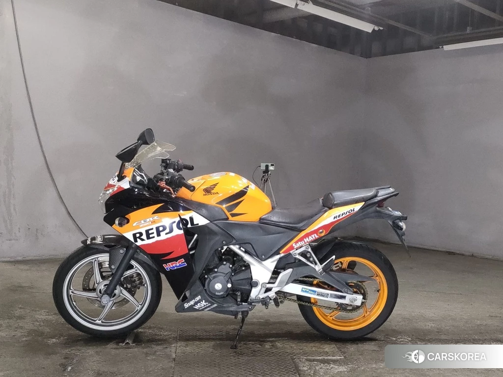 Проданный Honda CBR250R 2013 из Японии