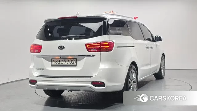 Kia The New Carnival id 3428584 из Кореи 12