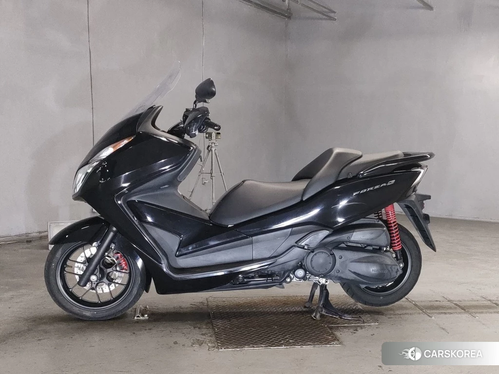 Проданный Honda FORZA 2013 из Японии