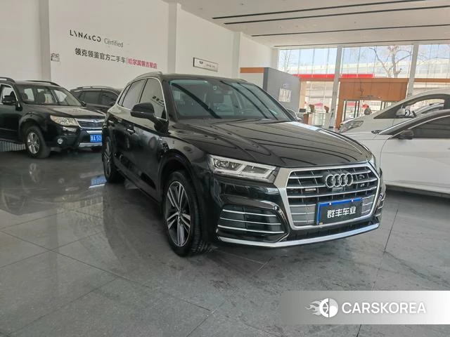 Audi Q5L 2021 Черный из Китая, фото 2