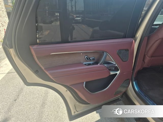 Land Rover Range Rover 5th Generation 2025 Песочный из Кореи, фото 2