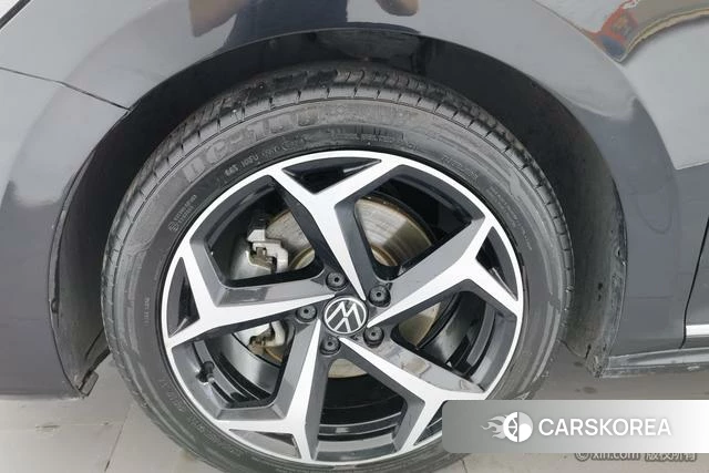 Volkswagen Passat id 4297766 из Китая 12