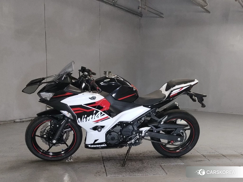 Проданный Kawasaki NINJA 400 2019 из Японии