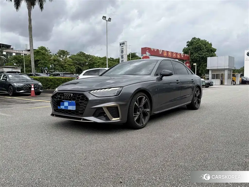 Audi A4L 2025 Silver/gray из Китая, фото 2