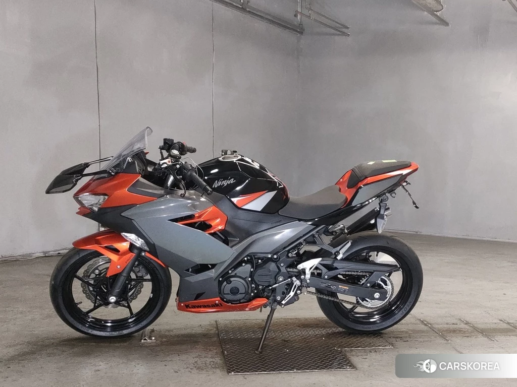 Проданный Kawasaki NINJA 400 2018 из Японии, фото 2