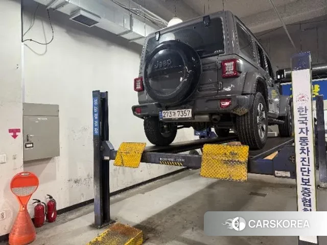 Jeep Wrangler (JL) 2023 Серебристо-серый из Кореи, фото 2