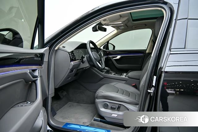 Volkswagen Touareg id 4210378 из Китая 12