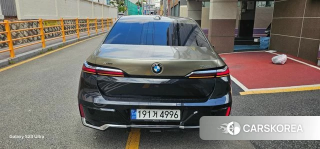BMW 7 Series (G70) 2024 Черный из Кореи, фото 2